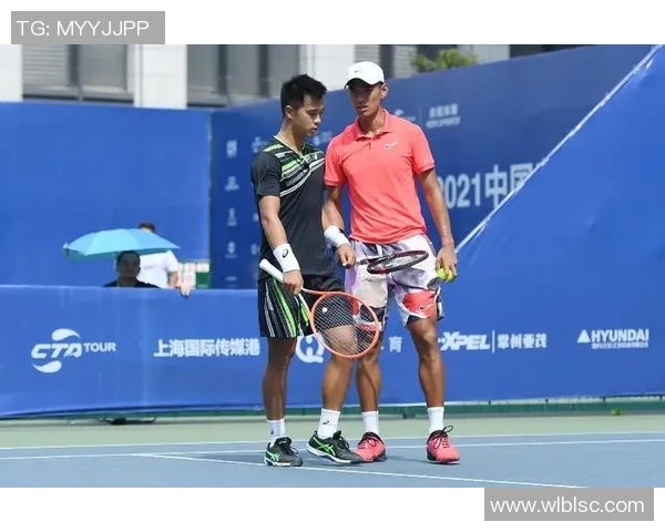 赛后分析南京网球队与广州网球队的默契配合与战术执行情况